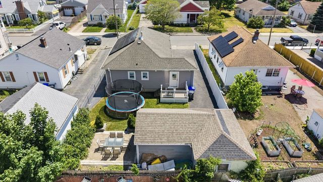 116 Saratoga Avenue, Pawtucket, RI 02861
