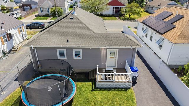 116 Saratoga Avenue, Pawtucket, RI 02861