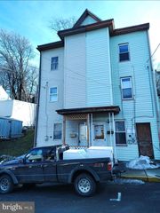 225 LAUREL ST, Minersville, PA 17954