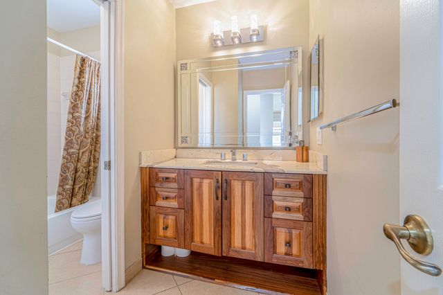6770 Aliso Avenue, West Palm Beach, FL 33413