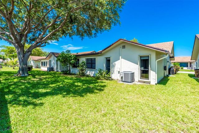 1726 SW 20th Ter, Deerfield Beach, FL 33442