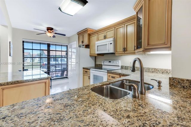 1726 SW 20th Ter, Deerfield Beach, FL 33442
