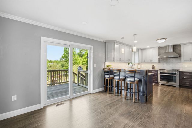 317 University Circle, Hooksett, NH 03106
