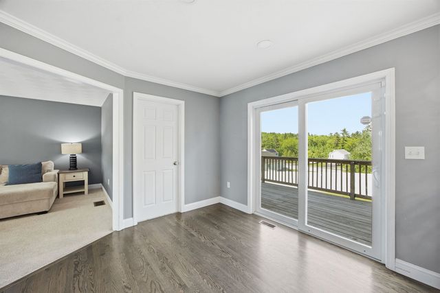 317 University Circle, Hooksett, NH 03106