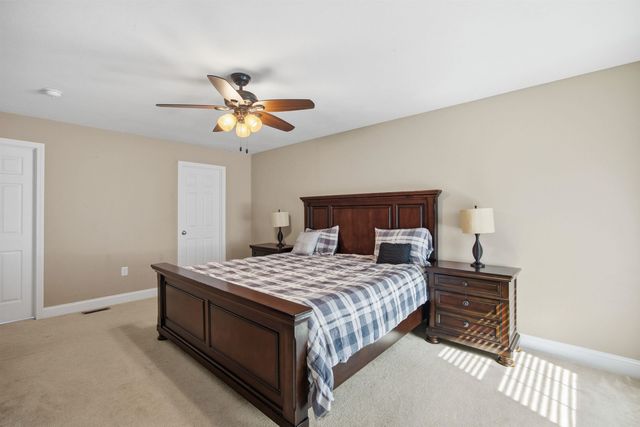 317 University Circle, Hooksett, NH 03106