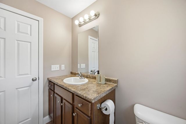 317 University Circle, Hooksett, NH 03106