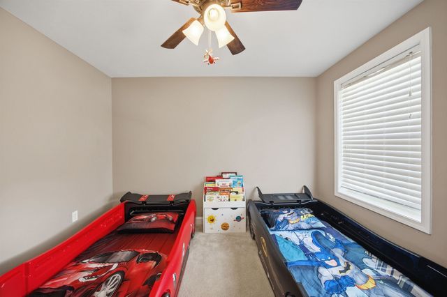 317 University Circle, Hooksett, NH 03106