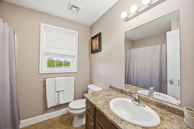 317 University Circle, Hooksett, NH 03106