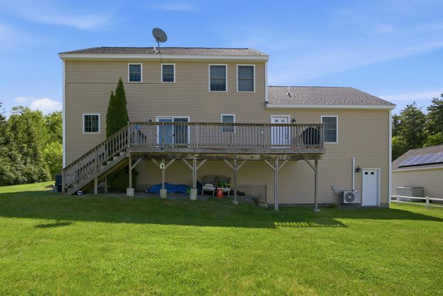 317 University Circle, Hooksett, NH 03106