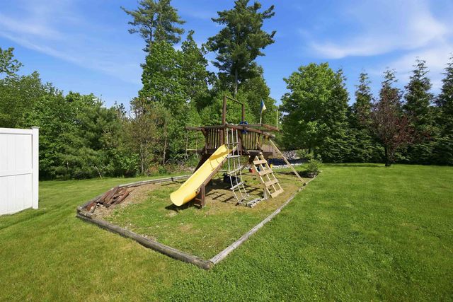 317 University Circle, Hooksett, NH 03106