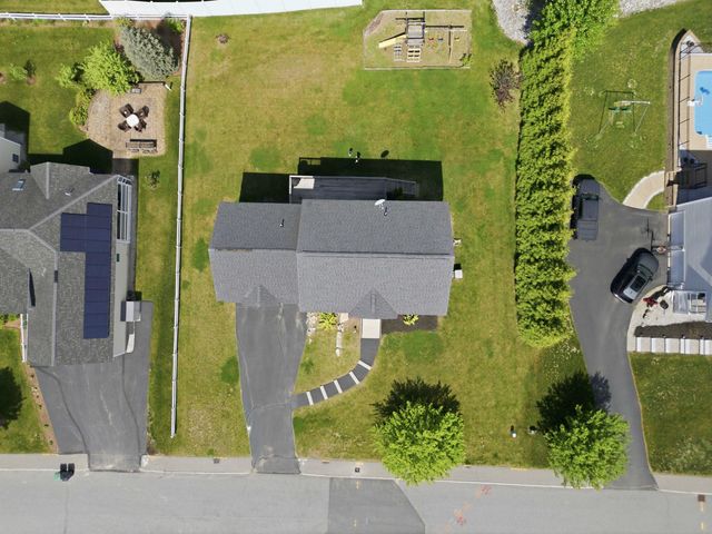 317 University Circle, Hooksett, NH 03106