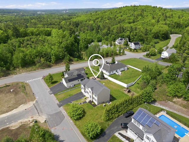317 University Circle, Hooksett, NH 03106