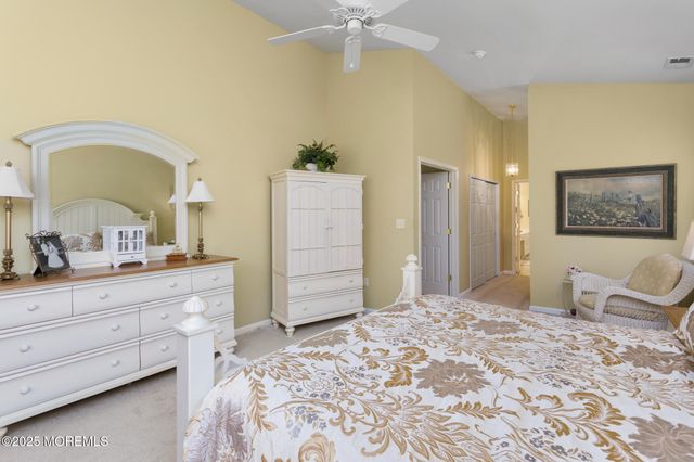 10 Powderhorn Way, Allentown, NJ 08501