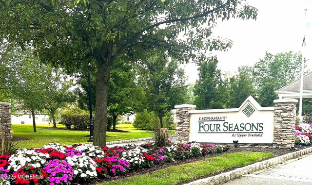 10 Powderhorn Way, Allentown, NJ 08501