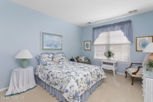 10 Powderhorn Way, Allentown, NJ 08501