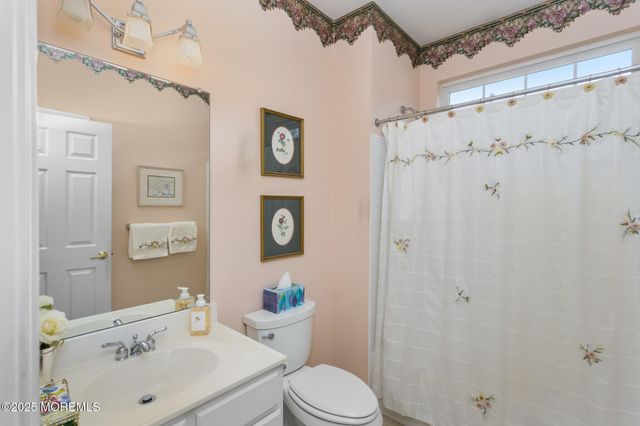 10 Powderhorn Way, Allentown, NJ 08501