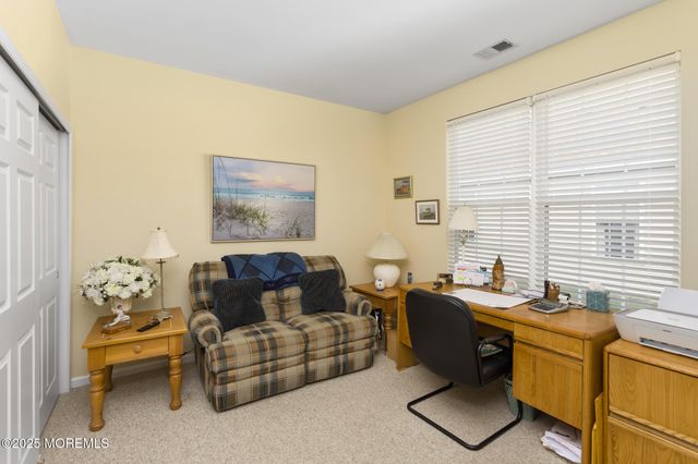 10 Powderhorn Way, Allentown, NJ 08501