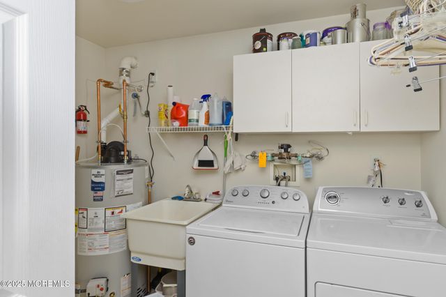 10 Powderhorn Way, Allentown, NJ 08501