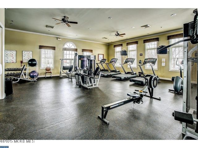 10 Powderhorn Way, Allentown, NJ 08501