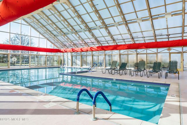 10 Powderhorn Way, Allentown, NJ 08501