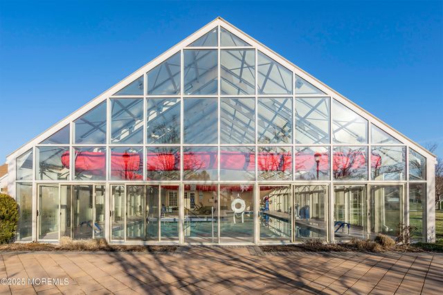 10 Powderhorn Way, Allentown, NJ 08501