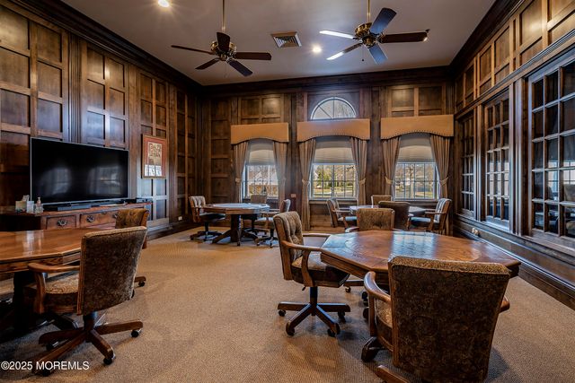 10 Powderhorn Way, Allentown, NJ 08501