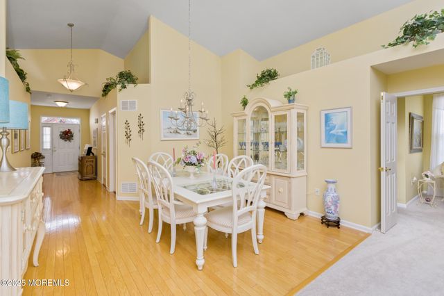 10 Powderhorn Way, Allentown, NJ 08501