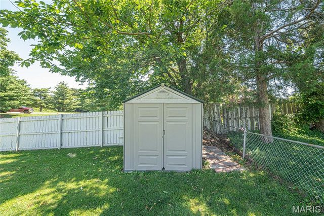 11100 Patsy Drive, St Louis, MO 63123
