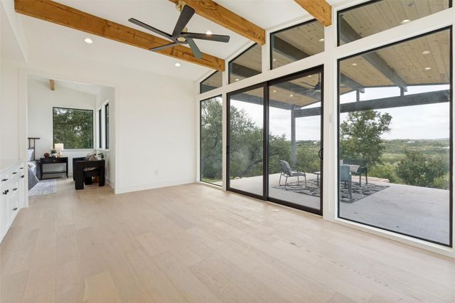 1752 Demi John Bend RD, Canyon Lake, TX 78133