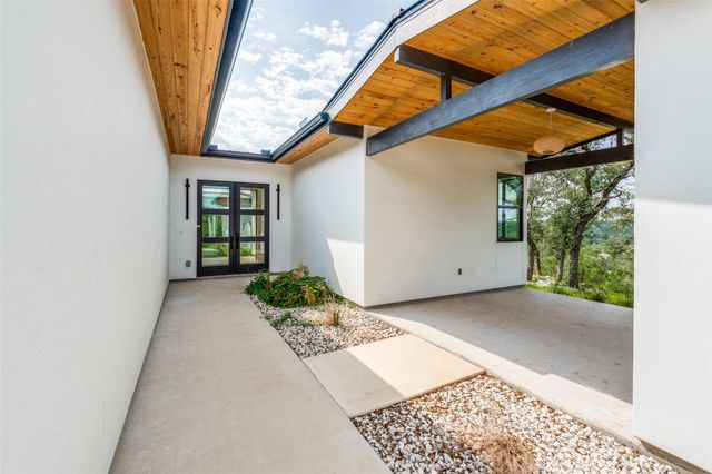 1752 Demi John Bend RD, Canyon Lake, TX 78133