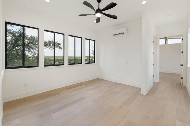 1752 Demi John Bend RD, Canyon Lake, TX 78133