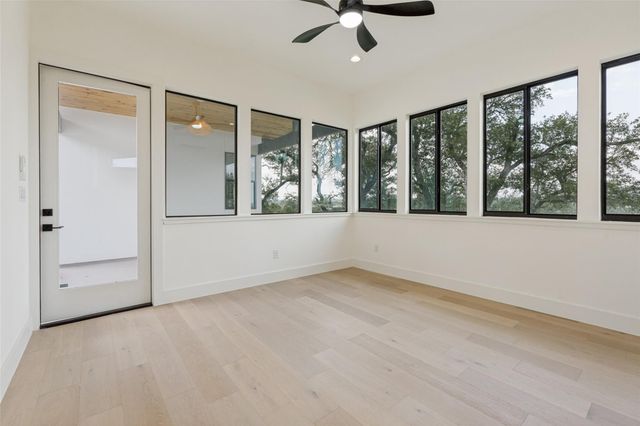 1752 Demi John Bend RD, Canyon Lake, TX 78133