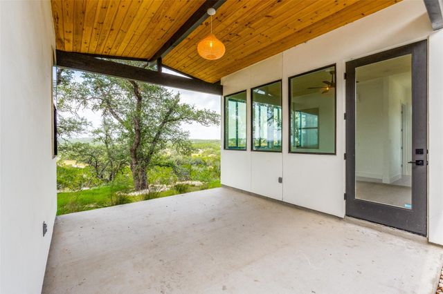 1752 Demi John Bend RD, Canyon Lake, TX 78133