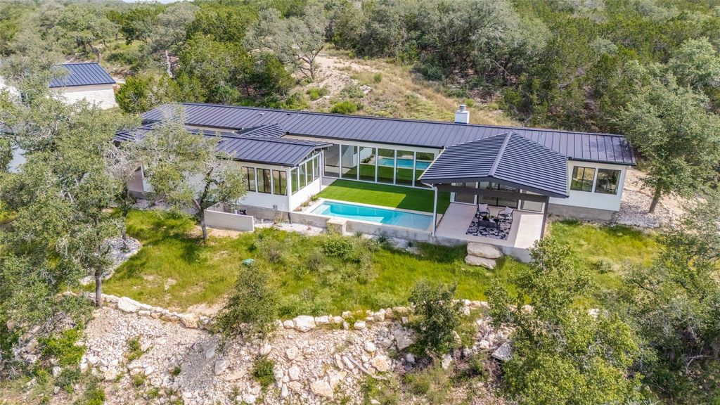1752 Demi John Bend RD, Canyon Lake, TX 78133