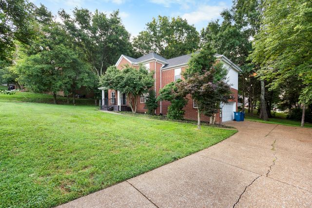 1004 Austin Ct, Nolensville, TN 37135