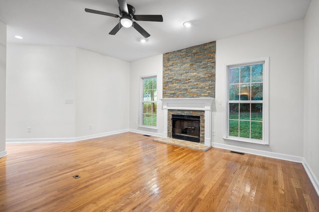 1004 Austin Ct, Nolensville, TN 37135