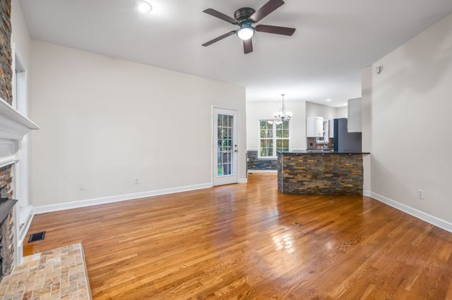 1004 Austin Ct, Nolensville, TN 37135