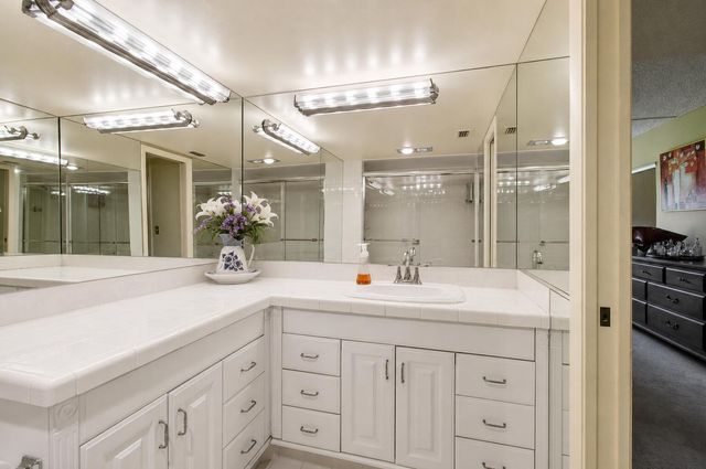5561 Fairway Park Drive 104, Boynton Beach, FL 33437