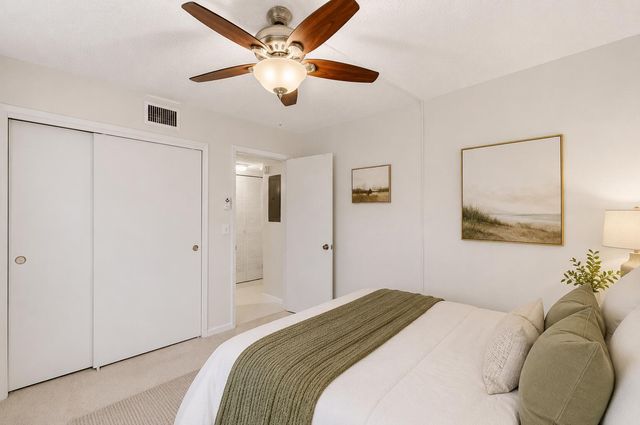 5561 Fairway Park Drive 104, Boynton Beach, FL 33437