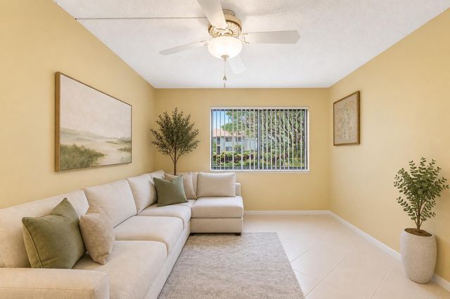 5561 Fairway Park Drive 104, Boynton Beach, FL 33437