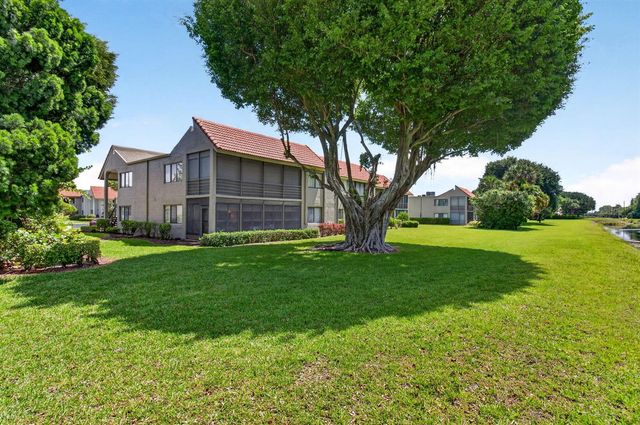 5561 Fairway Park Drive 104, Boynton Beach, FL 33437