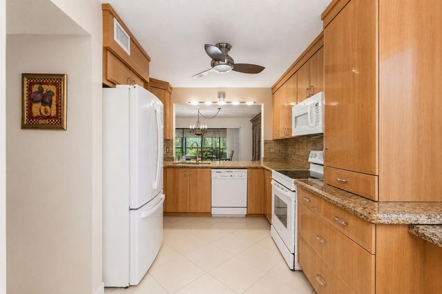5561 Fairway Park Drive 104, Boynton Beach, FL 33437