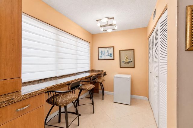 5561 Fairway Park Drive 104, Boynton Beach, FL 33437