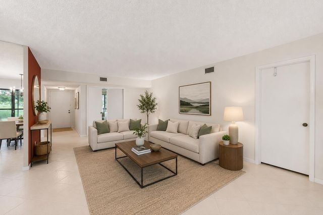 5561 Fairway Park Drive 104, Boynton Beach, FL 33437