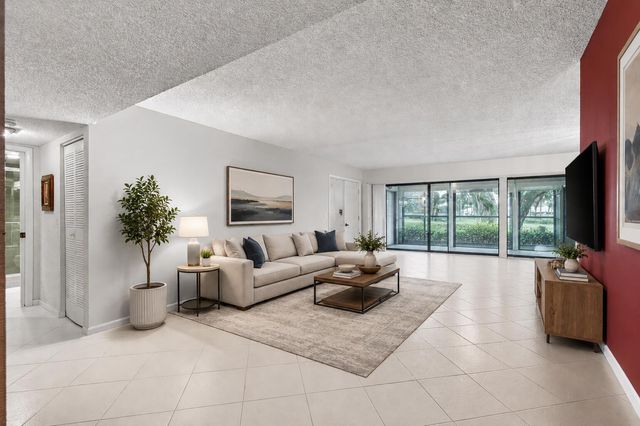 5561 Fairway Park Drive 104, Boynton Beach, FL 33437