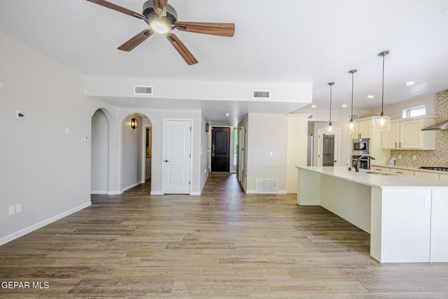 1251 HIDDEN DESERT Lane, El Paso, TX 79912