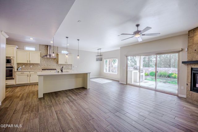 1251 HIDDEN DESERT Lane, El Paso, TX 79912