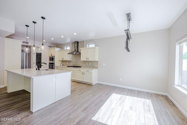 1251 HIDDEN DESERT Lane, El Paso, TX 79912