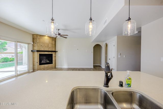 1251 HIDDEN DESERT Lane, El Paso, TX 79912