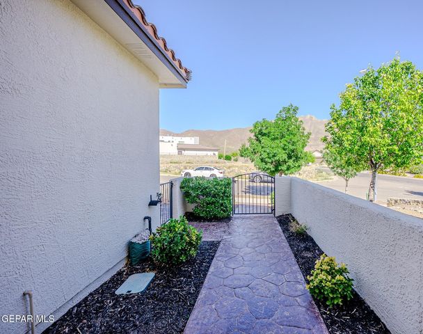 1251 HIDDEN DESERT Lane, El Paso, TX 79912